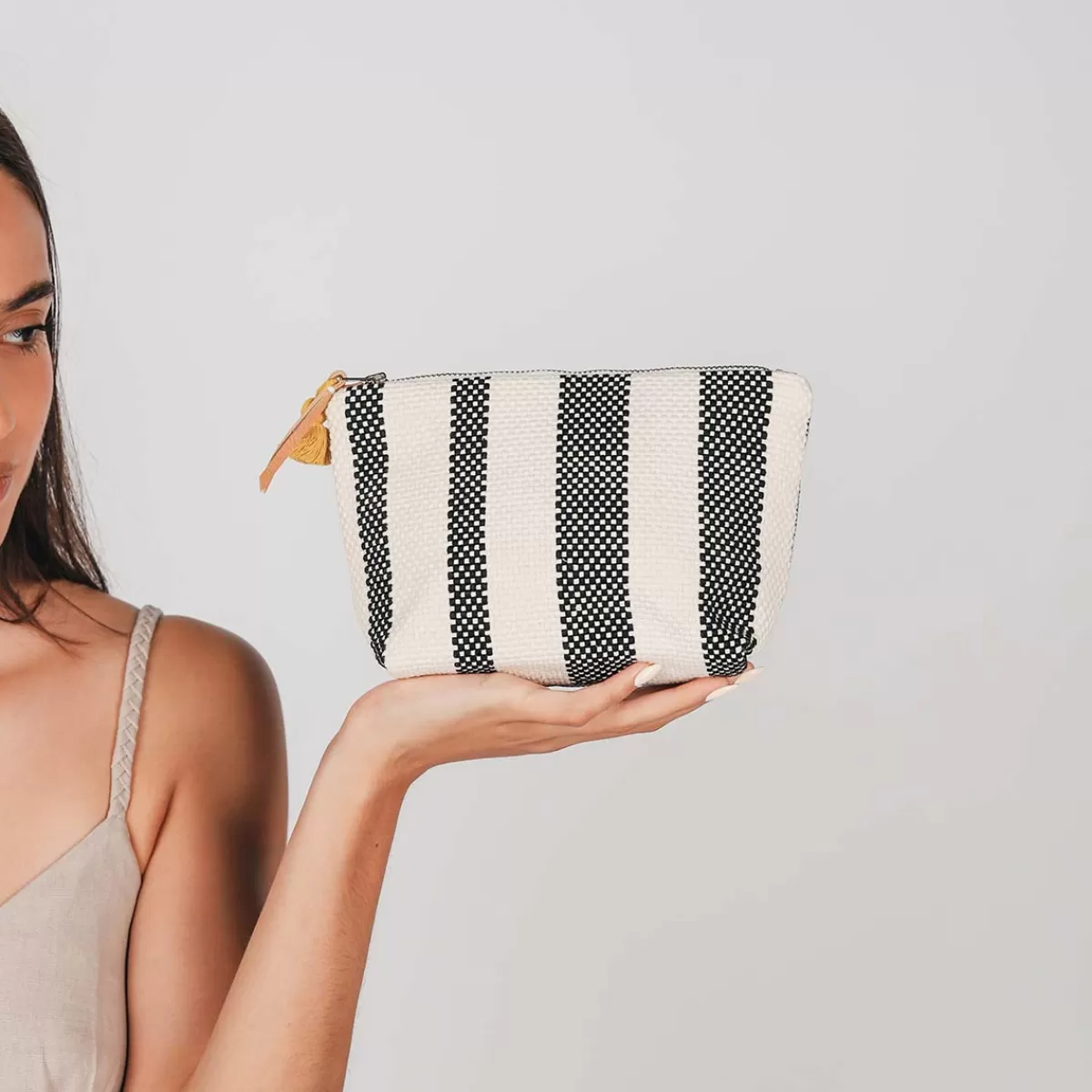 Mercado Global Mini Cristina Pouch